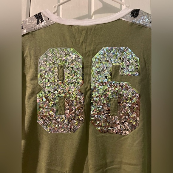 VS. PINK bling tee-small like new - Picture 2 of 9